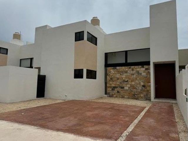 Casa en renta sin amueblar, 2niveles, Real Montejo, zona Poniente, Mérida, Yuc
