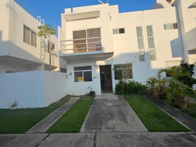 Casa en Renta Sin Muebles Fracc. Las Ceibas