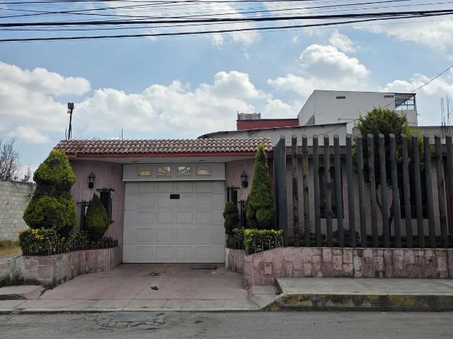 Casa en Renta | Toluca Zona Aeropuerto | Uso como oficinas.