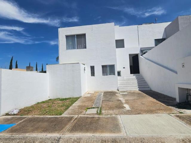 Casa en renta Trojes De Alonso, Ciudad De Aguascalientes