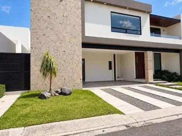 Casa en renta ubicada en el Fraccionamiento Misión Conca
