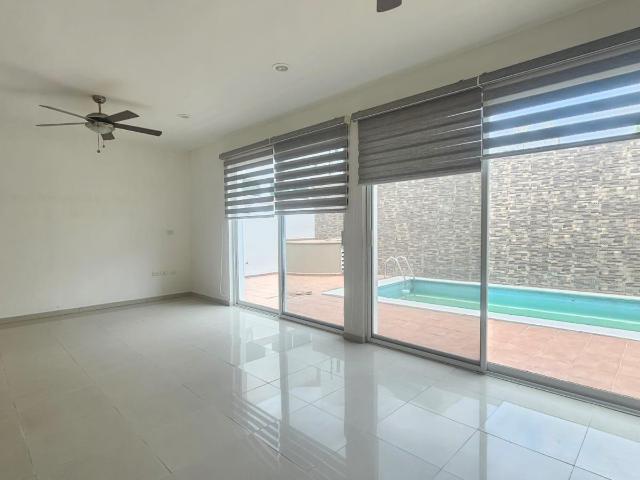 CASA EN RENTA UBICADA EN HACIENDA CASA BLANCA