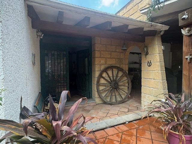 casa en renta ubicada en hacienda de vallescondido cod. er1150