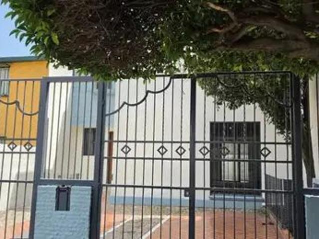 Casa En Renta, Ubicada En Las Alamedas, Cerca De Avenida Principal, Servicios Y Centros Comerciales