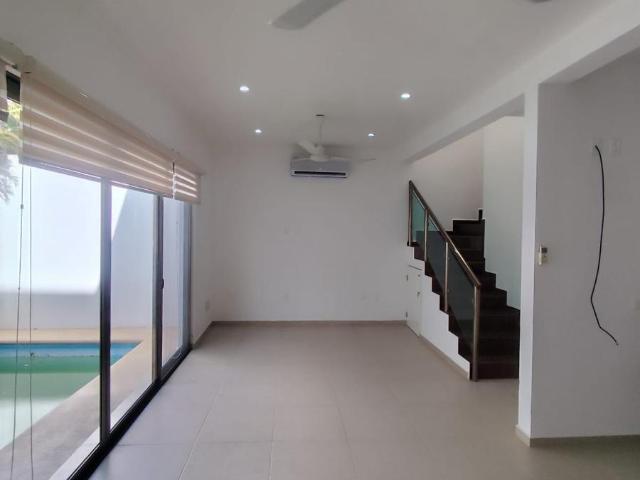 Casa en Renta ubicada en Residencial Arbolada, Cancun