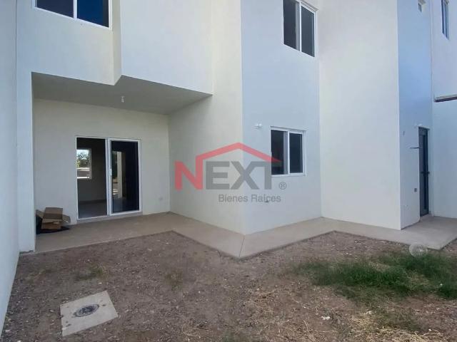 CASA EN RENTA UBICADA SANTA CATALINA RESIDENCIAL