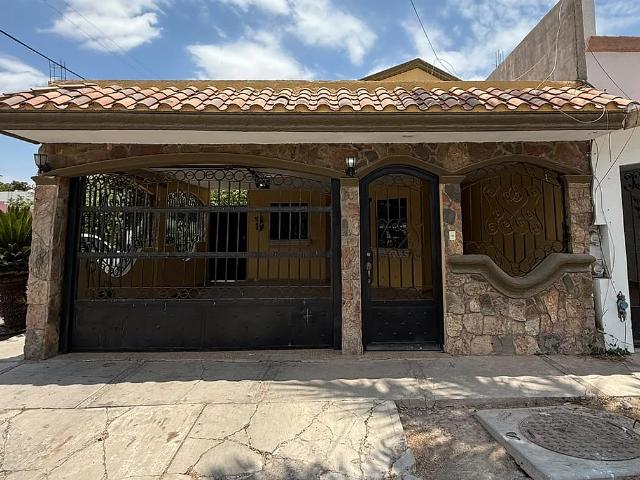 CASA EN RENTA URBI DEL BOSQUE