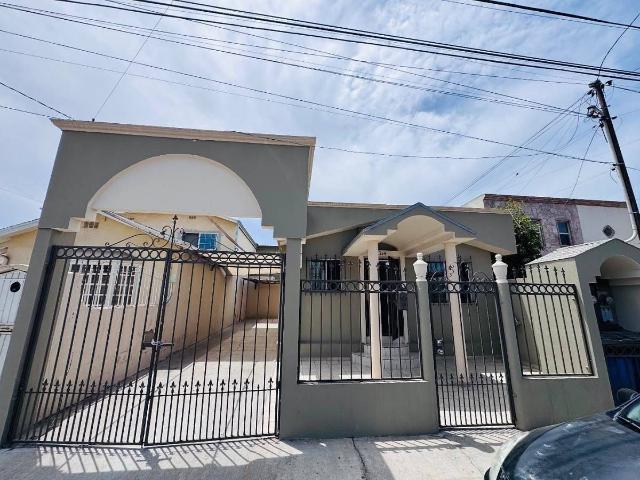 Casa en renta, Valle Dorado, Ensenada B.C