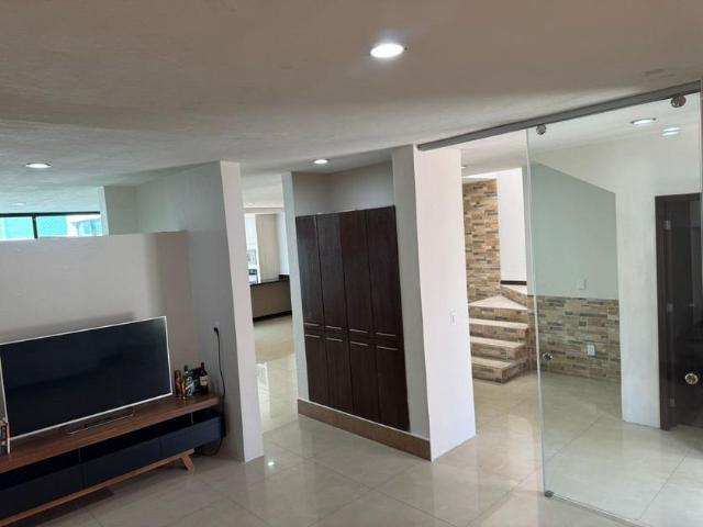 Casa en renta Valle Esmeralda, Av. Sta. Margarita, Jardín Real, Zapopan, Jalisco, México