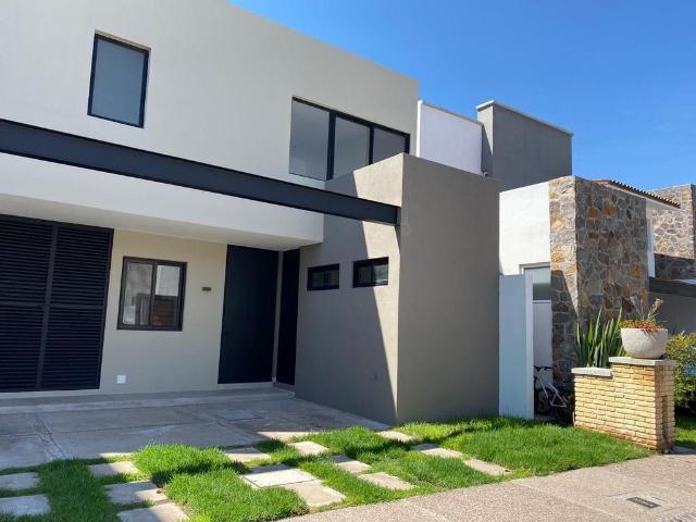 Casa en Renta / Venta en Arco de Piedra