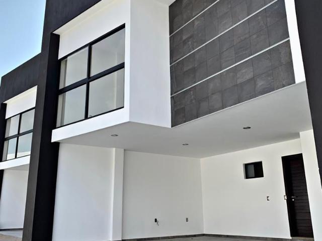 CASA EN RENTA / VENTA FRACC. VILLA MARIA EXCELENTE UBICACIÓN