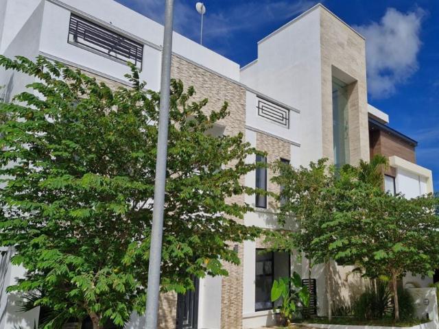 Casa en renta Vía Cumbres, Avenida Huayacán, Cancún, Quintana Roo, México