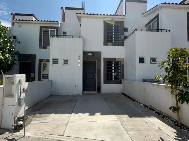 CASA EN RENTA, VILLAS DE BERNALEJO, IRAPUATO, GUANAJUATO
