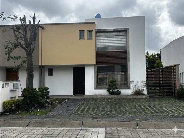 Casa en renta Calle Valle De Tronto, San Andrés Ocotlán, Residencial Valle De Las Fuentes, Calimaya, México, 52226, Mex