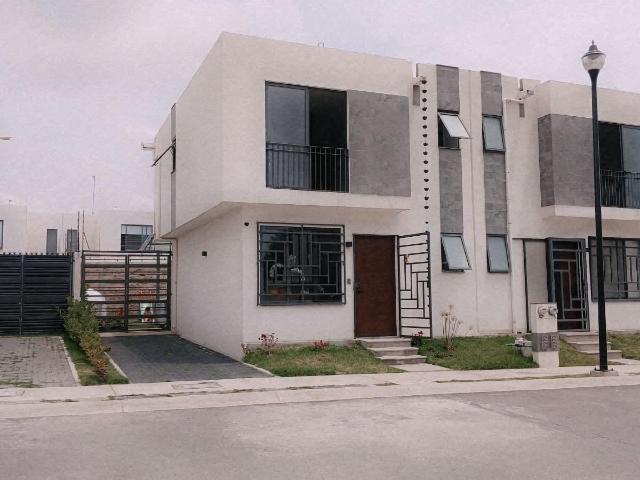 Casa en RENTA VILLAS DEL CAMPO Bosques de Naranjo