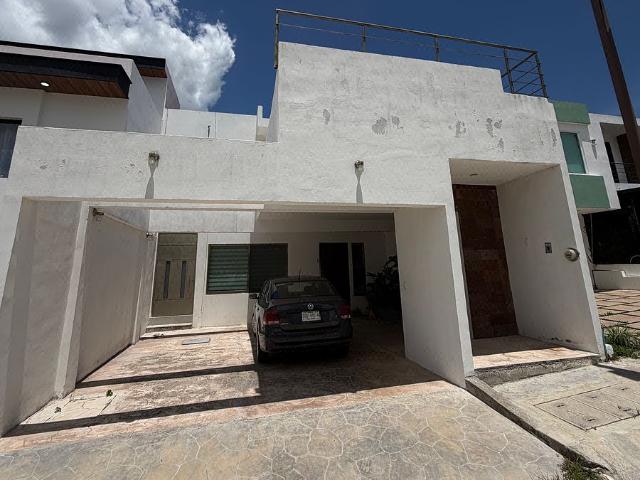 CASA EN RENTA Y VENTA EN RESIDENCIAL LOMAS VERDES!