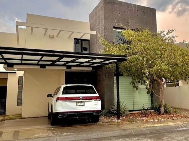 CASA EN RENTA y VENTA FRACC. PRIVADO LA CAÑADA