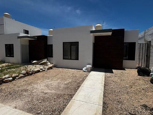 CASA EN RENTA YAXNAH CAUCEL