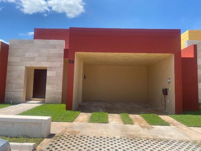 CASA EN VENTA EN RESIDENCIAL TAMAN EN CONKAL