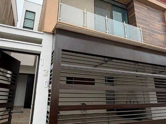 CASA EN RENTA ZONA CUMBRES MTY