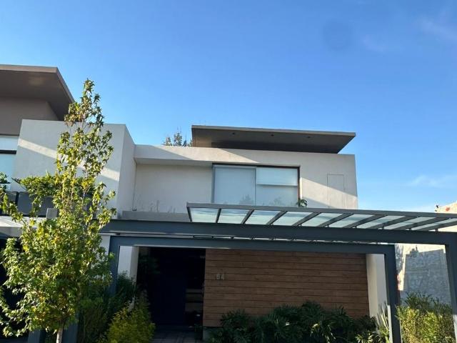 Casa en renta zona Altozano