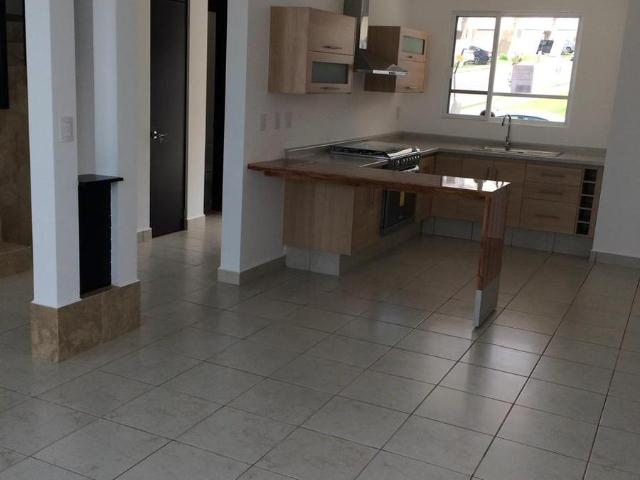 CASA EN RENTA ZONA NORTE_CA?ADA DIAMANTE