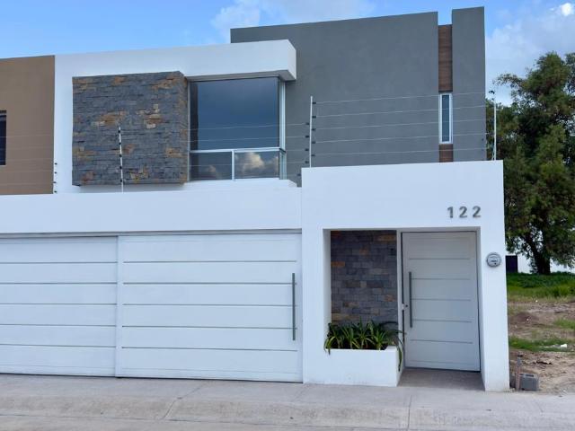 Casa en Renta Zona Querencia