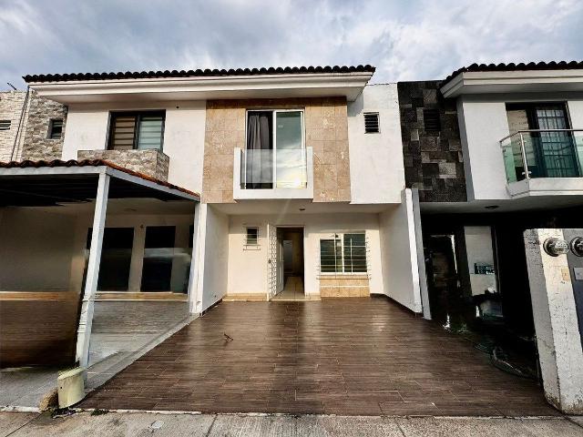 Casa en Renta $16,500.00 Coto Córdova, Real de Valdepeñas, Zapopan mantenimiento