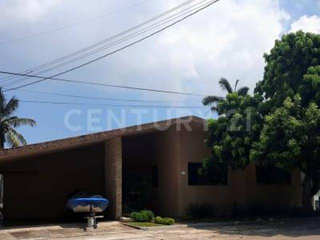 CASA EN RENTA