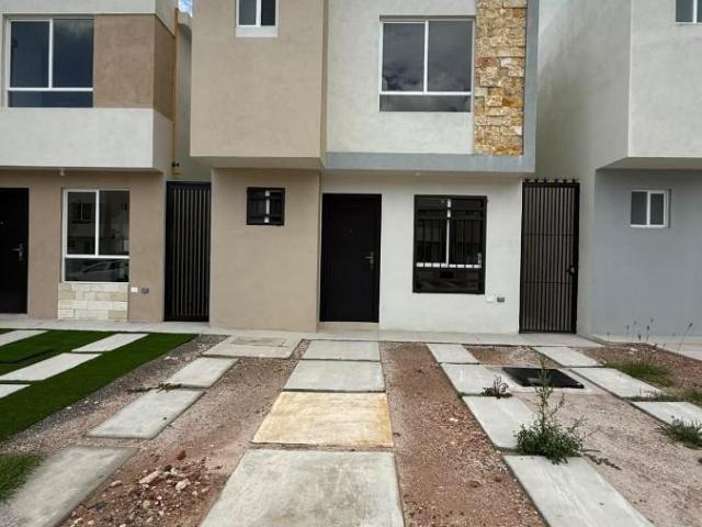 Casa en RENTA