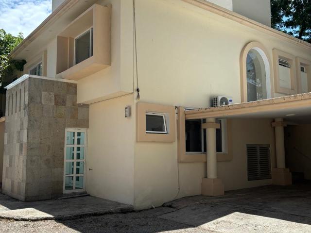 CASA EN RENTA