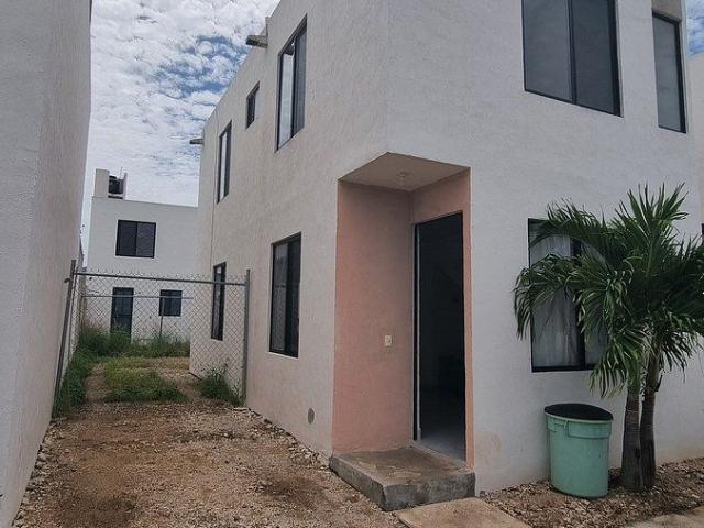 CASA EN RENTA 2 RECAMARAS AMUEBLADO CON AMENIDADES ALBERCA PALAPA CERCA PLAZAS