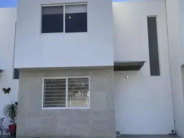 Casa En Renta, 2 Recámaras, En Paseos Del Bosque, Corregidora, Qro