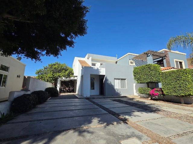 CASA EN RENTA