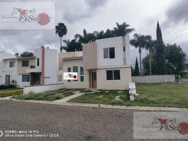 CASA EN RENTA