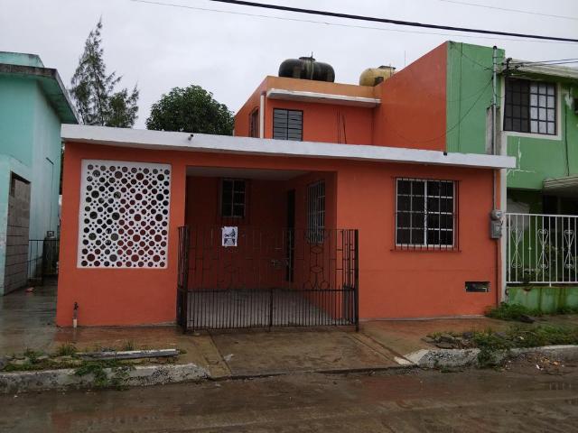 CASA EN RENTA