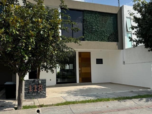 CASA EN RENTA