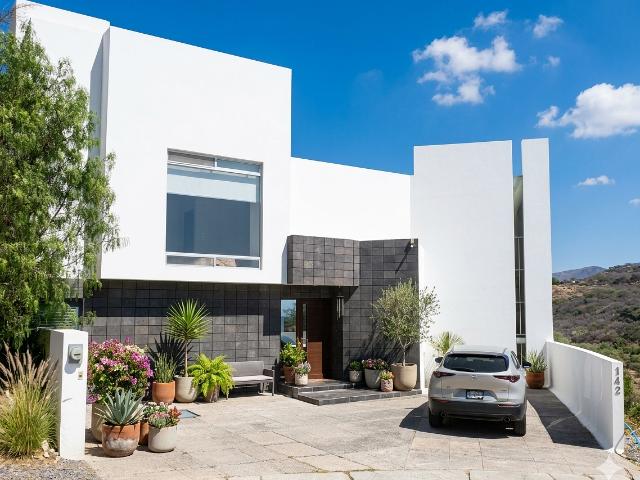 Casa en Renta 3 Niveles con Vista en Calle Cerrada en Real de Juriquilla Qro