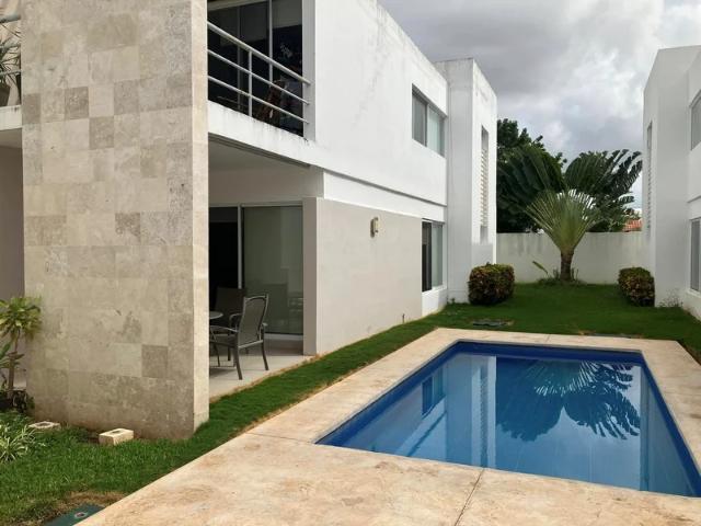 CASA EN RENTA 3 RECAMARAS ALBERCA EN CONDOMINIO SAN ANTONIO CINTA MERIDA NORTE IRC 1776