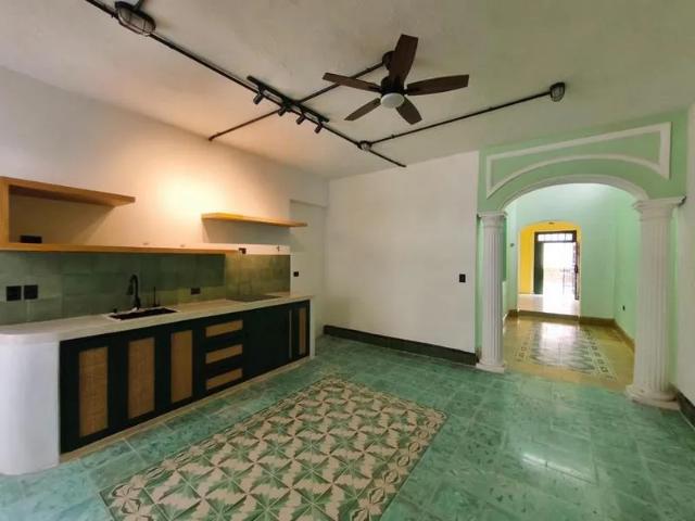 CASA EN RENTA, 3 RECAMARAS, ALBERCA, REMODELADA, MERIDADA CENTRO CERCA PLANCHA ARC 1782