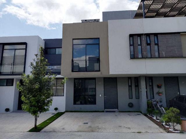 Casa en Renta 3 recámaras con Roof Garden y Panel Solar – $15,000