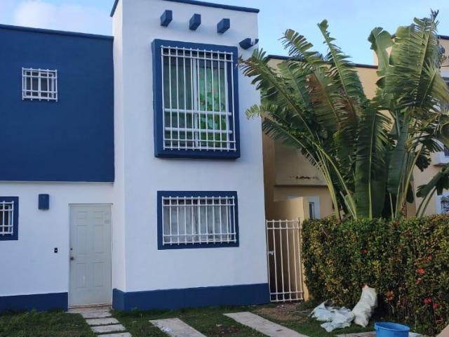Casa en Renta, 3 Recámaras, SIN MUEBLES, 2 Niveles, Jardines Sur 1, Polígono Sur Cancún