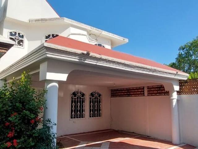 Casa en RENTA, 3 recamaras, Zona Cedro