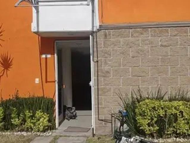 Casa En Renta 3 Recámaras 4 Cajones De Estacionamiento. Incluye Servicios