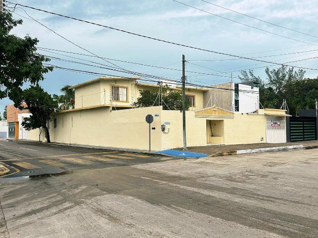 Casa En Renta 3Rec. + Estudio, Av. Los pinos Playa Norte