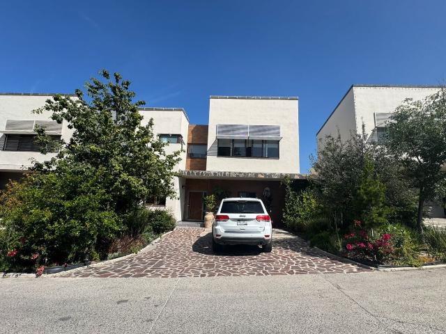Casa en Renta 4 Recámaras + Cuarto de Servicio. Altozano el Nuevo Querétaro