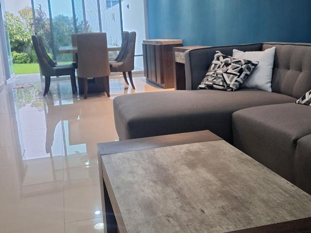 Casa en Renta 4 Recamaras Residencial Altabrisa Merida