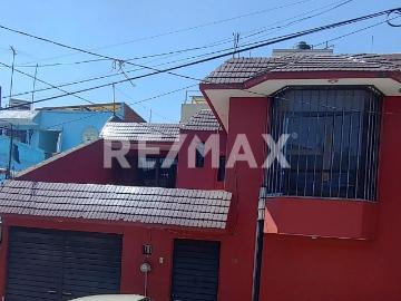 CASA EN RENTA
