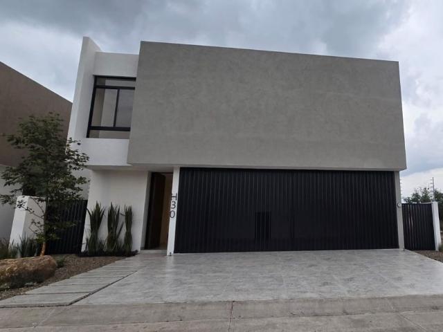CASA EN RENTA
