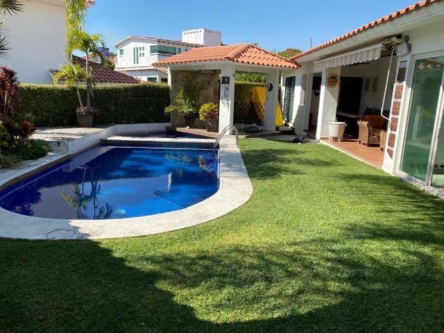 Casa en Renta | 5 Recámaras y linda área social con alberca en Lomas de Cocoyoc